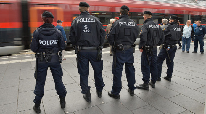 Politie Oostenrijk doorzoekt Opvangcentra na aanranding Oud & Nieuw